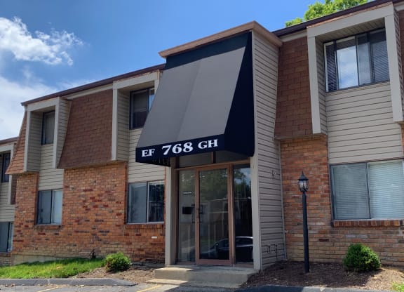 Exterior View at East Pointe Apartments, Cincinnati, OH
