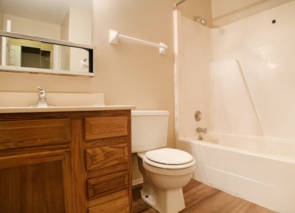 Toilet at Crown Ridge Apartments, Franklin, OH, 45005