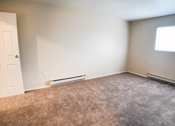 Bedroom with window at Crown Ridge Apartments, Ohio, 45005