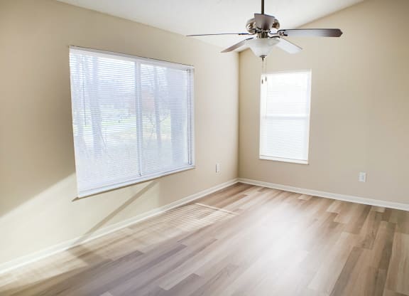 Vacant Bedroom at The Vinings Apartments, Ohio, 45245