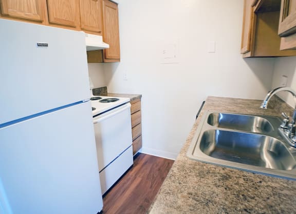 Sink With Faucet at Crown Crossing Apartments, Ohio, 45102