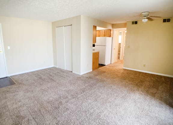 Vacant Living Area at Crown Crossing Apartments, Amelia, OH