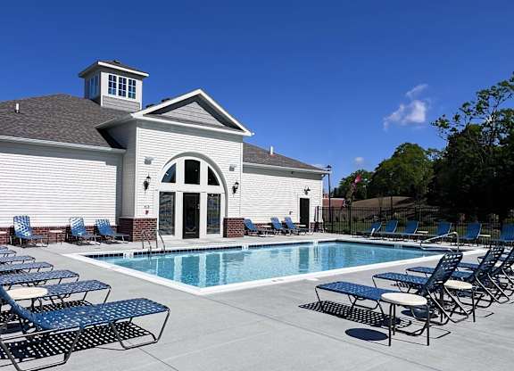 Lounge Swimming Pool With Cabana at Hebron Station Apartments, Hebron, 41048