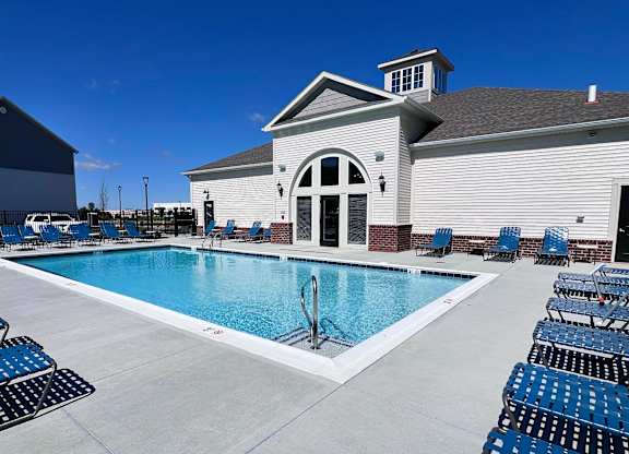 Crystal Clear Swimming Pool at Hebron Station Apartments, Kentucky, 41048