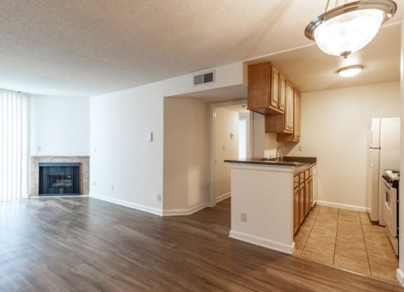 Clarington_2Bed2BathLivingAreaAndKitchen