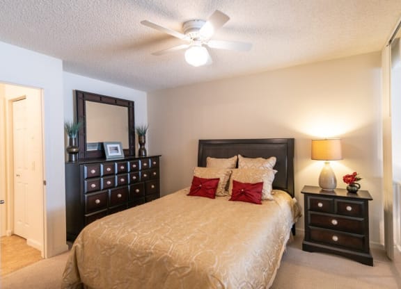 Clarington_StudioBedroom