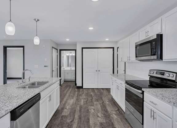 Modern kitchen at Heights at Black Bear Apartments, Morgantown, WV, 26501