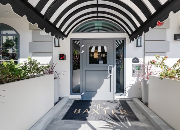 the entrance The Baxter in Los Angeles, CA 90028