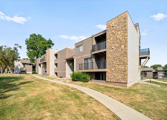 Walkway at Bremerton Park Apartment Homes , Prairie Village, 66204