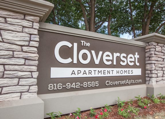 Signature1 at Cloverset Valley Apartments, Kansas City