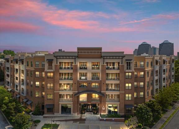Exterior view of 46 Penn Apartments in Plaza Westport, Kansas City, MO