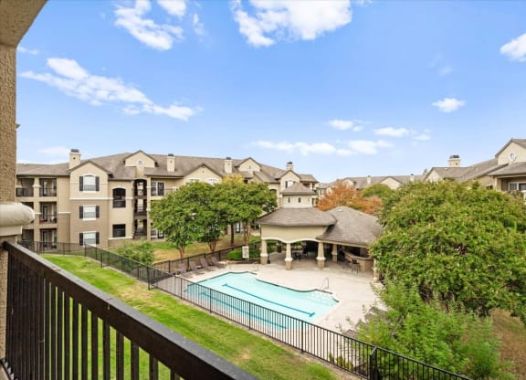 the preserve at ballantyne commons apartment balcony