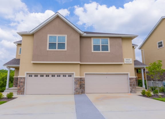 Exterior area at Prairie Creek Apartments & Townhomes, Lenexa, Kansas