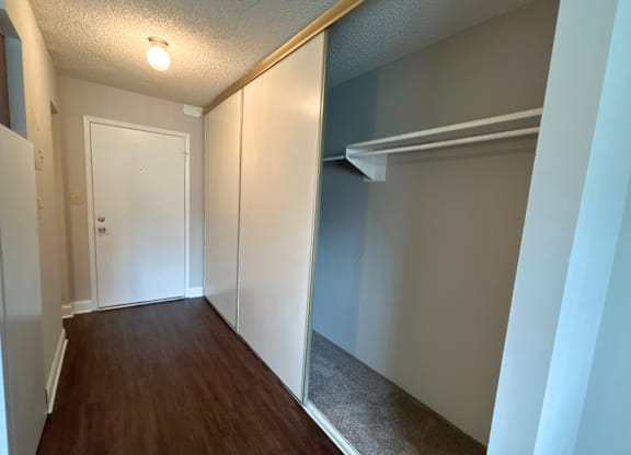 Classic Studio - Entry and Closet