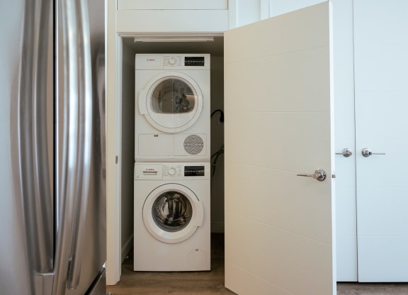 washer/dryer in b1 floorplan at Sky on Main Apartments in MO, 64105