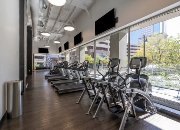 fitness center at Sky on Main in Kansas City, 64105