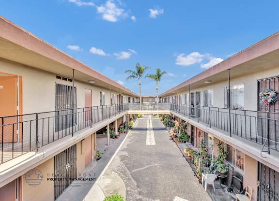 A sunny day at the Best Front Property Management apartment complex.