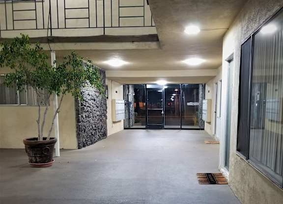 courtyard_mailarea
