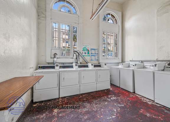Laundryroom in builiding