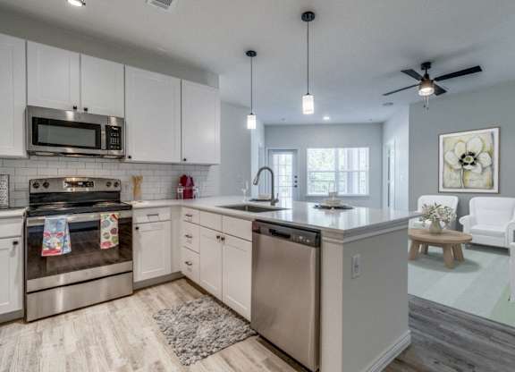 the preserve at ballantyne commons apartment kitchen and living room