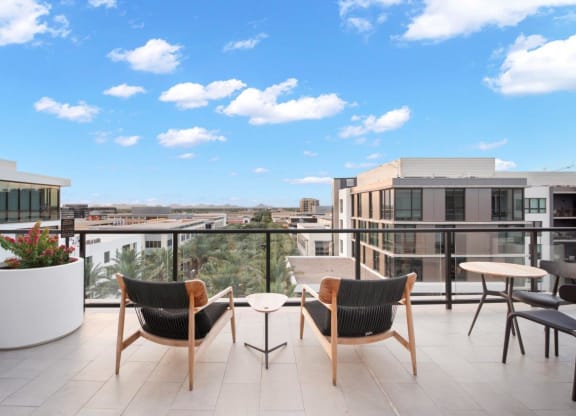 Outdoor Seating Apartment North Scottsdale