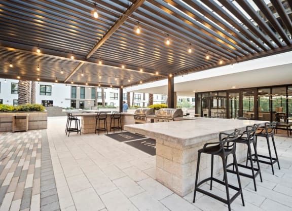 Outdoor Seating Apartment North Scottsdale