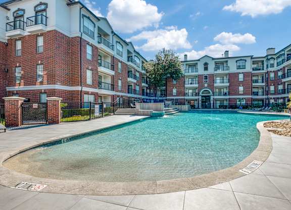 the preserve at ballantyne commons pool and apartment building
