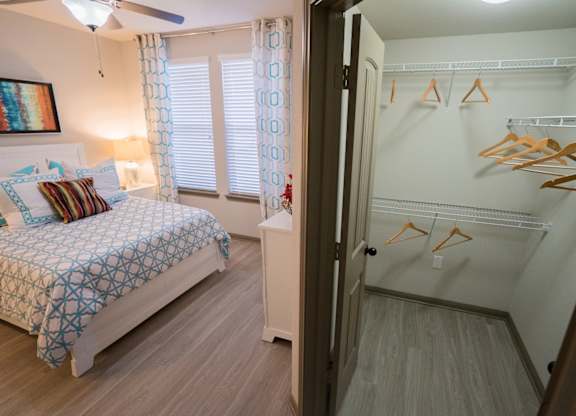 walk-in closet