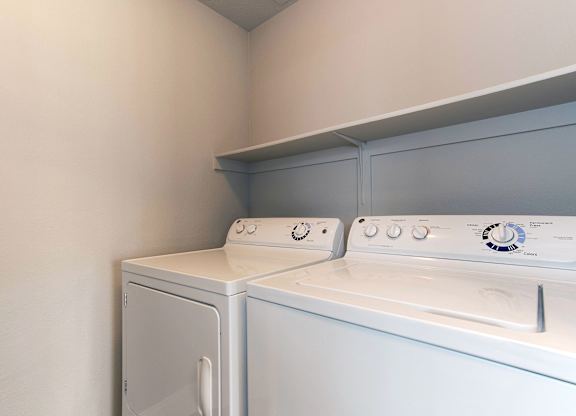 washer & dryer in apartments in webster tx