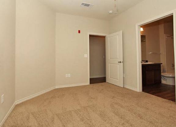 vacant bedroom