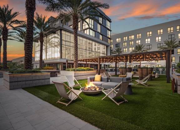 Outdoor Seating Apartment North Scottsdale