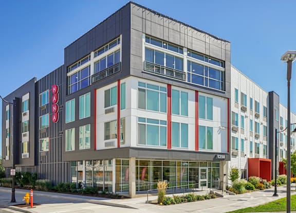 Building Exterior at Hana Apartments, Hillsboro, OR