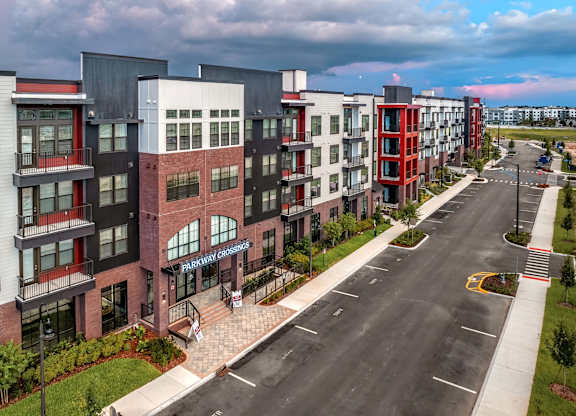 A street view at Parkway Crossings, Kissimmee