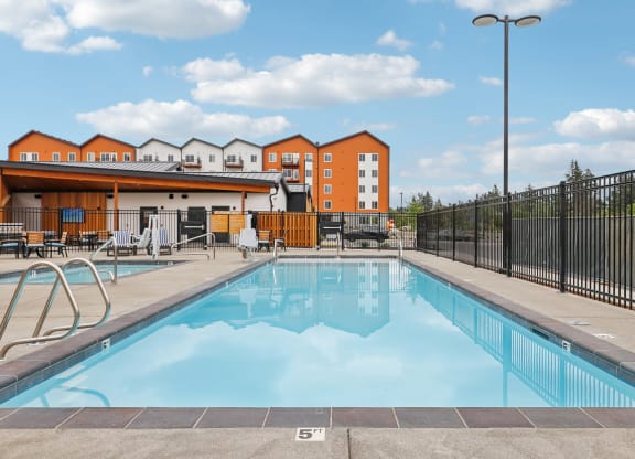 Pool and spa at Mill on Maple at The Mill on Maple Apartments, Oregon City, 97045