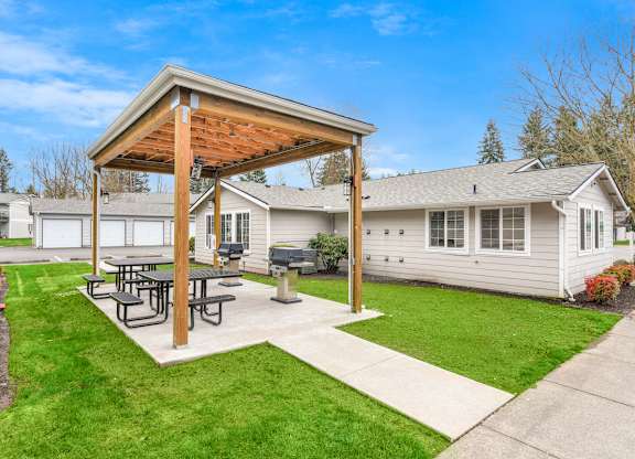 Backyard Picnic Shelter at Maple Crossing Apartments, Maple Valley, WA