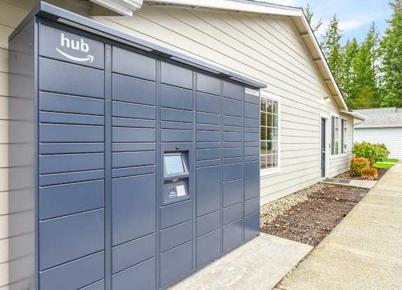 Amazon Hub Locker at Maple Crossing Apartments, Washington, 98038