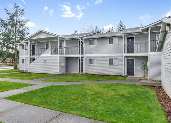 Outside View Of House at Maple Crossing Apartments, Washington, 98038