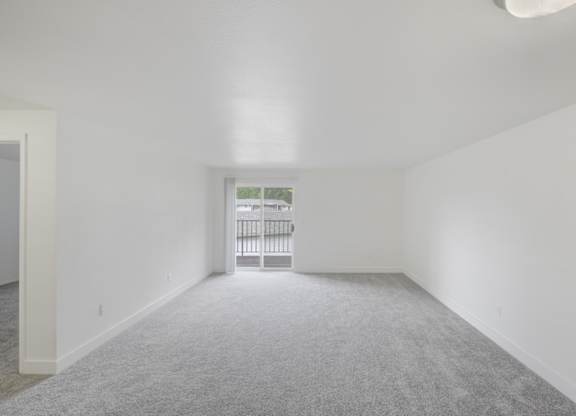 Open Space at Maple Crossing Apartments, Maple Valley, WA, 98038