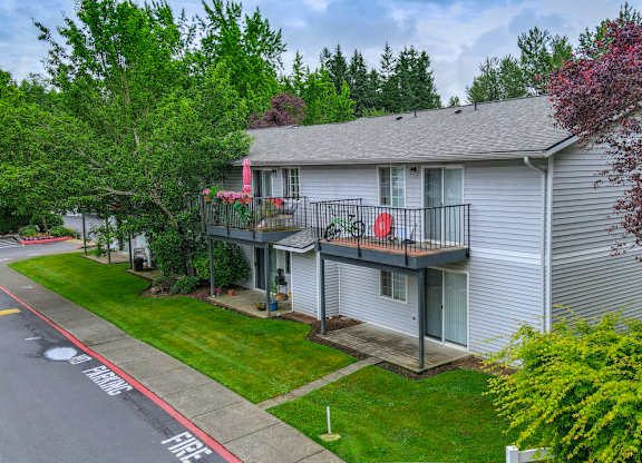 Property Exterior View at Maple Crossing Apartments, Maple Valley, WA