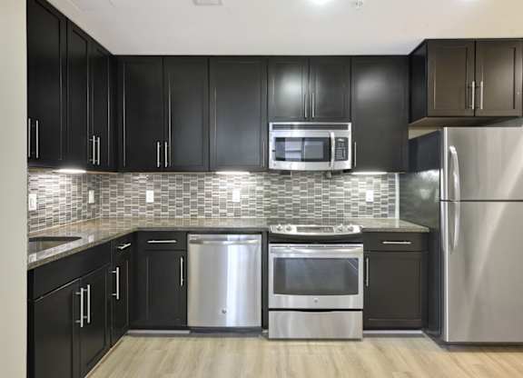 Kitchen Appliances at Affinity at 2M, Washington, DC