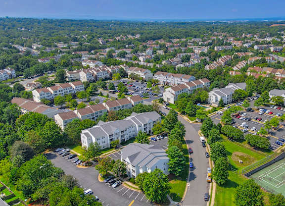 Aerial of buildings at Acclaim at Sterling in Sterling, VA 20164
