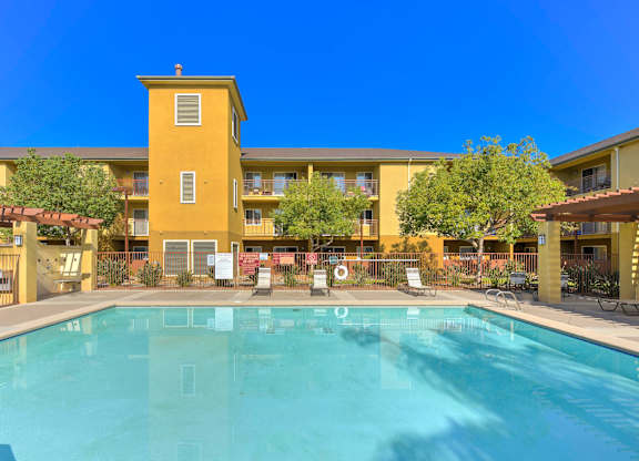 Outdoor Swimming Pool at River Run Apartments, Corona, CA, 92878
