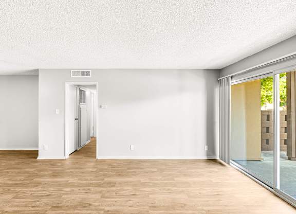 Unfurnished room at Northpointe Apartments, California