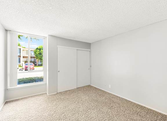 Vacant interior at Northpointe Apartments, California, 90805