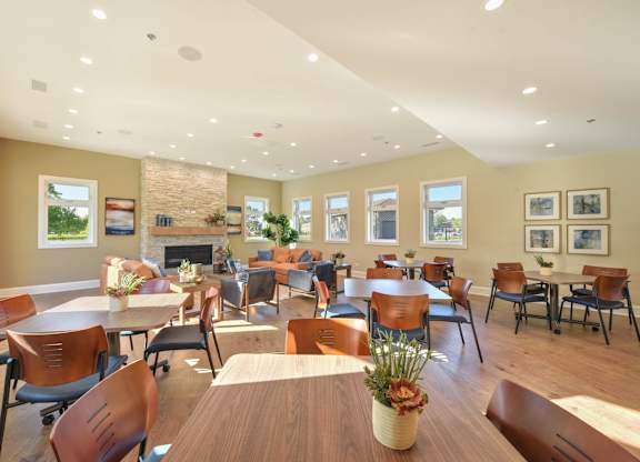 Community Clubhouse at Acclaim at Hinsdale Lake, Willowbrook, 60527
