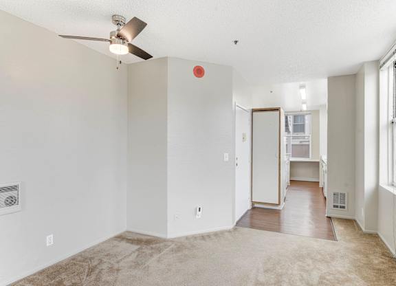 Room with a Ceiling Fan at Vintage Tower Apartments, San Jose, 95113