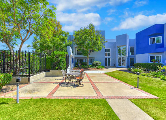 Courtyard at St Johns Manor, Costa Mesa, California