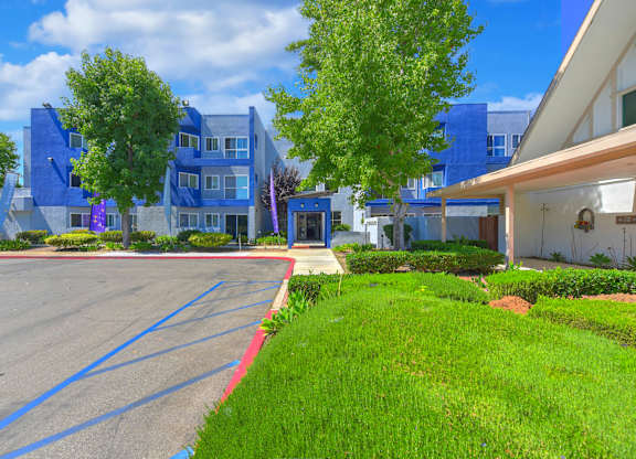 Lawn area near parking at St Johns Manor, Costa Mesa, CA, 92627