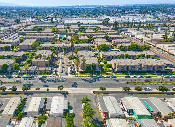Elegant Exterior View at Northpointe Apartments, Long Beach, California