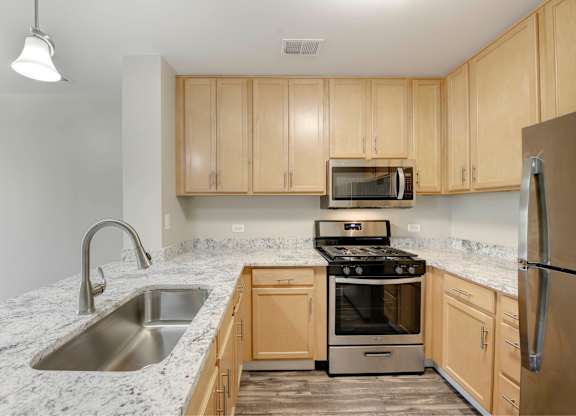 Classic Kitchen at Acclaim on North Avenue, Chicago, 60610